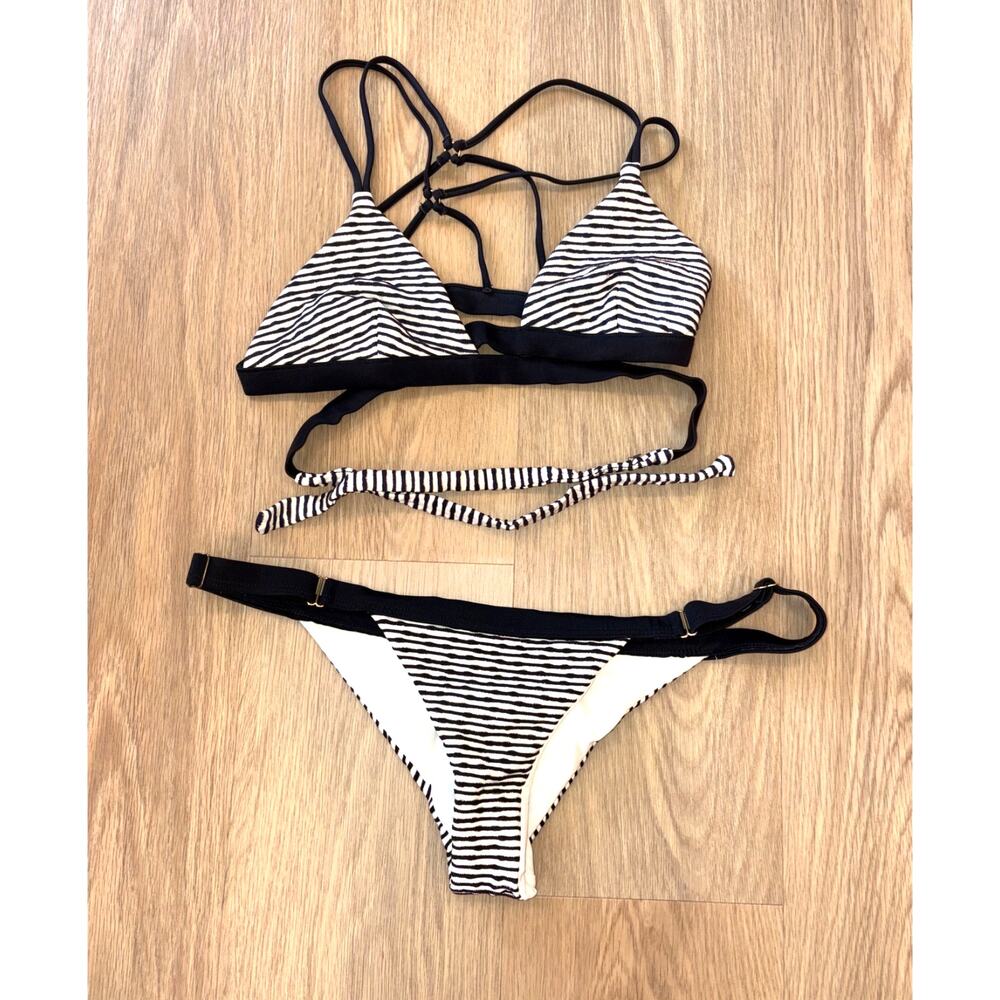 Beach Bunny black white & gold shimmer stripe strapy bikini womens size small